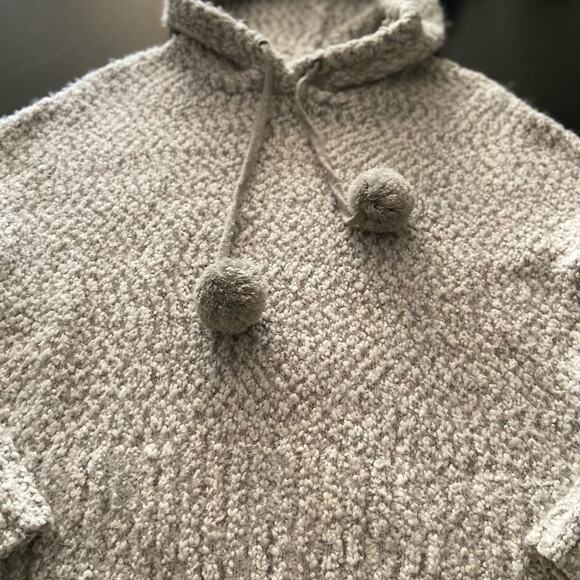 YET AGAIN Soft White/Gray Hooded Cropped Pullover Sweater w/PomPom sz Large - Picture 7 of 10